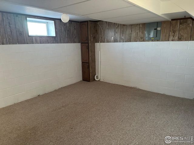 420 W 6th St, Julesburg, CO 80737