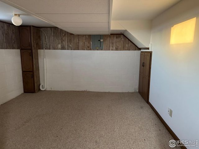 420 W 6th St, Julesburg, CO 80737