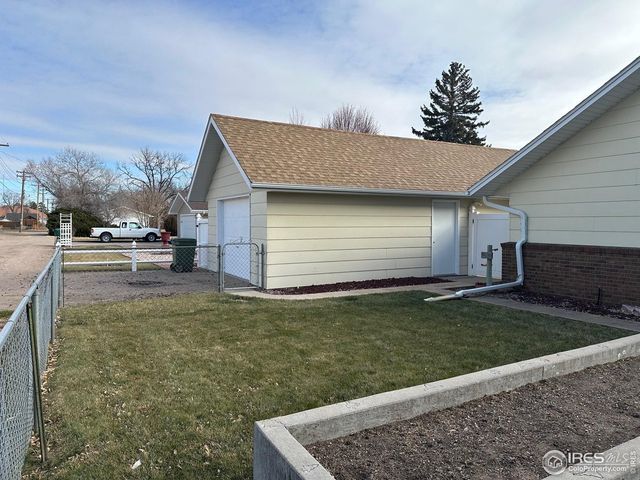 420 W 6th St, Julesburg, CO 80737