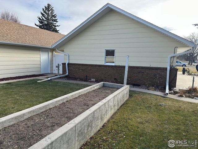 420 W 6th St, Julesburg, CO 80737