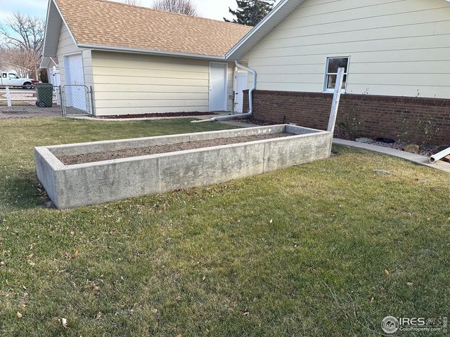 420 W 6th St, Julesburg, CO 80737