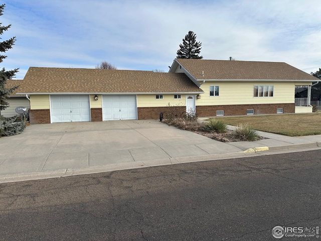 420 W 6th St, Julesburg, CO 80737