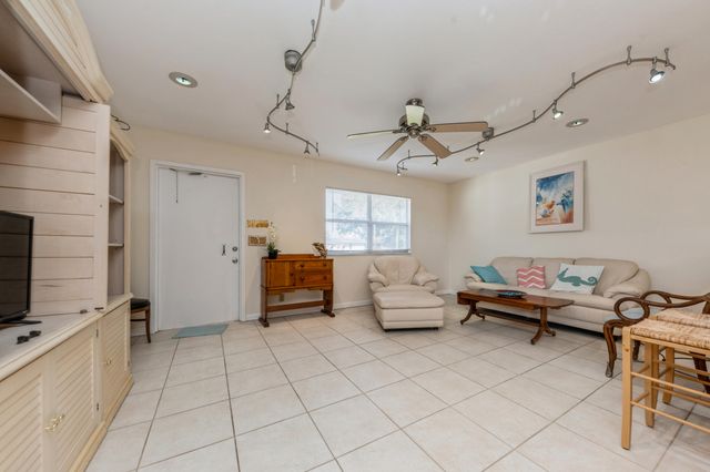 98 Waterford E E, Delray Beach, FL 33446