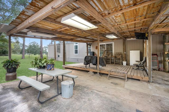 390 County Road 2230, Cleveland, TX 77327