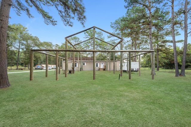 390 County Road 2230, Cleveland, TX 77327