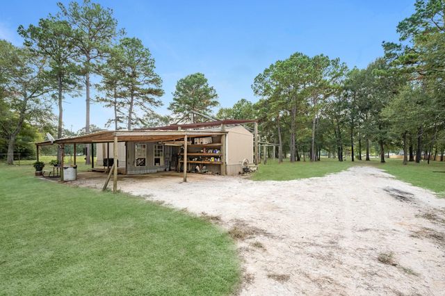 390 County Road 2230, Cleveland, TX 77327