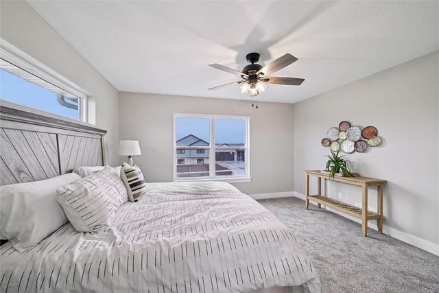 1382 Foxtail Drive, Fairfax, IA 52228