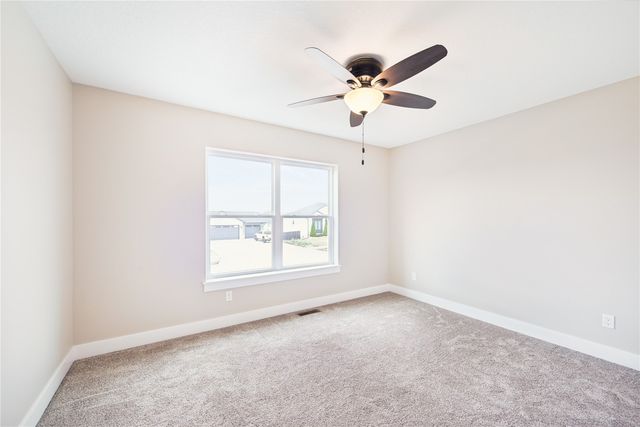 1382 Foxtail Drive, Fairfax, IA 52228