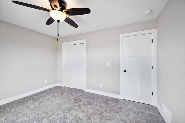 1382 Foxtail Drive, Fairfax, IA 52228