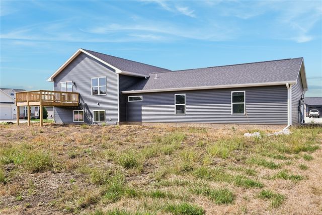 1382 Foxtail Drive, Fairfax, IA 52228