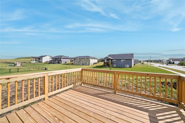 1382 Foxtail Drive, Fairfax, IA 52228