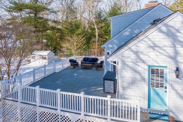 1 Fox Lane, Falmouth, MA 02540