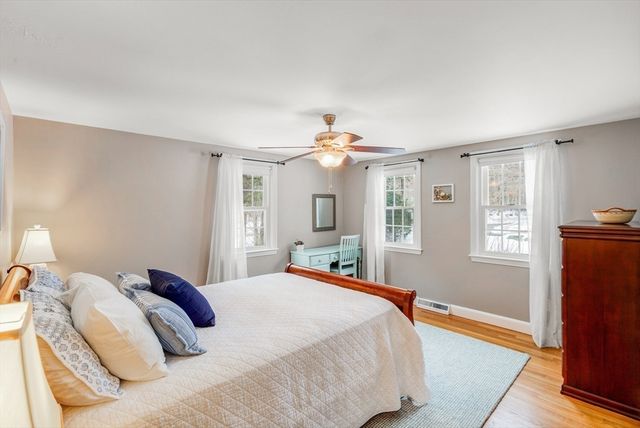 1 Fox Lane, Falmouth, MA 02540