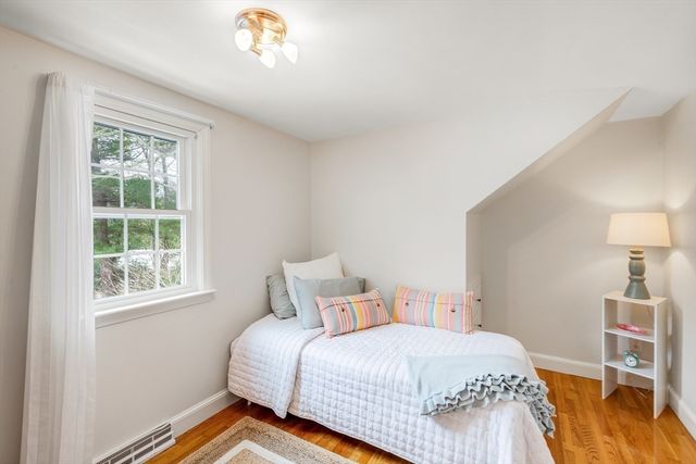 1 Fox Lane, Falmouth, MA 02540