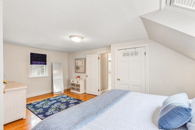 1 Fox Lane, Falmouth, MA 02540
