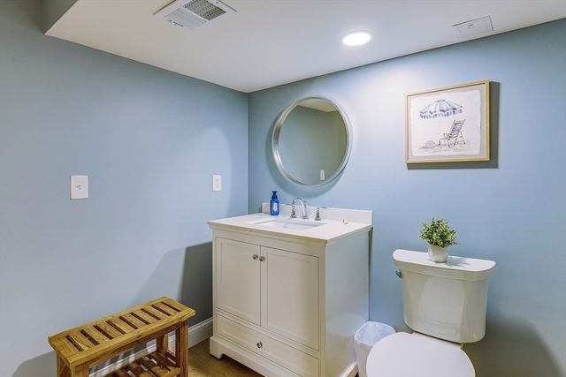 1 Fox Lane, Falmouth, MA 02540