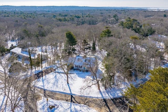 1 Fox Lane, Falmouth, MA 02540