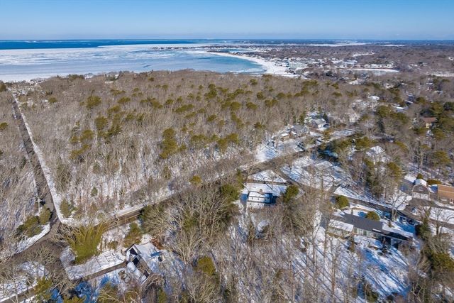 1 Fox Lane, Falmouth, MA 02540