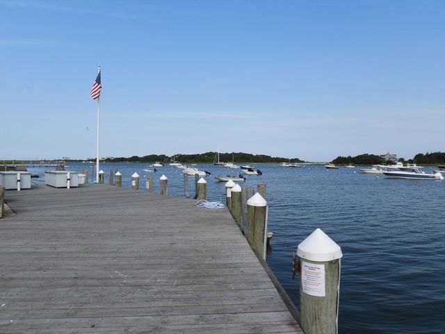 1 Fox Lane, Falmouth, MA 02540