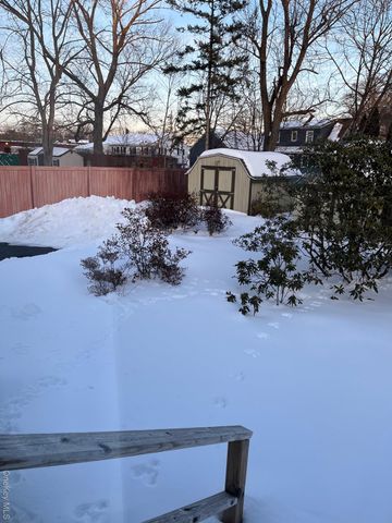 1011 Mountain View Court, Kingston, NY 12401