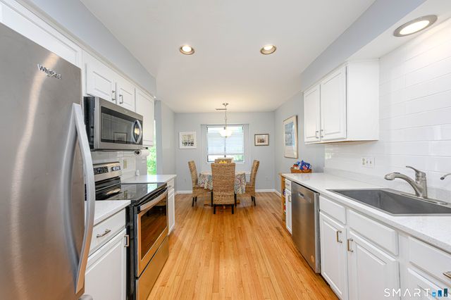 64 Turtle Bay Drive 64, Branford, CT 06405