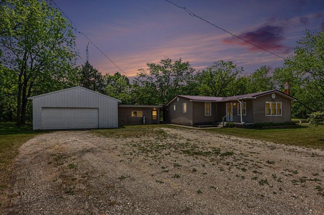 3599 S Maple Island Road, Hesperia, MI 49421