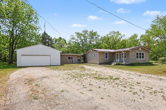 3599 S Maple Island Road, Hesperia, MI 49421