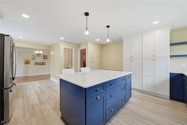 7930 Selwick Drive, Parma, OH 44129
