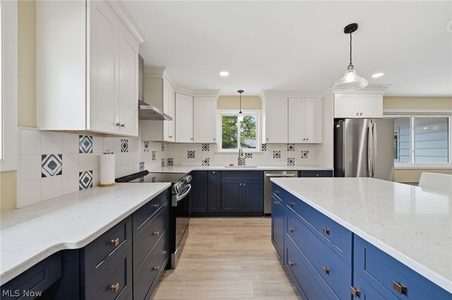 7930 Selwick Drive, Parma, OH 44129
