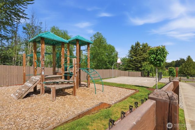 18216 137th Place SE, Renton, WA 98058