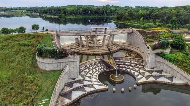 8982 Ginger Street, Lenexa, KS 66227