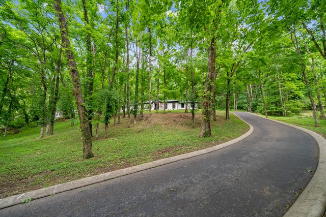 1904 Cromwell Dr, Nashville, TN 37215