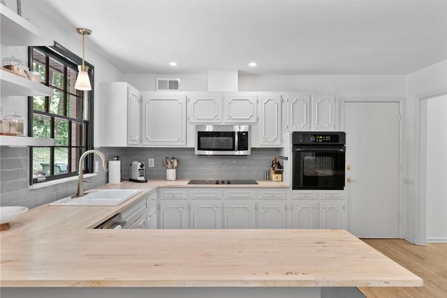 1904 Cromwell Dr, Nashville, TN 37215