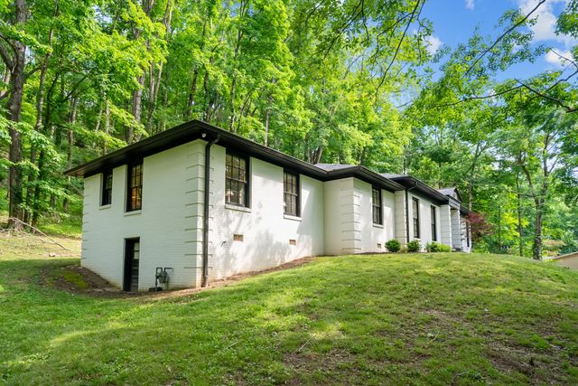 1904 Cromwell Dr, Nashville, TN 37215