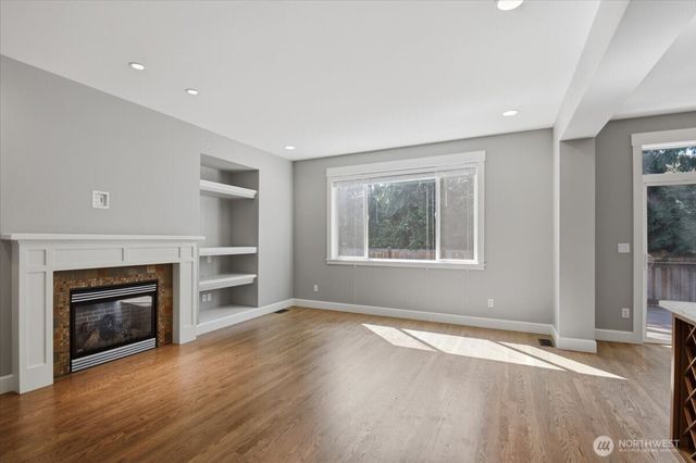 17211 NE 117th Way, Redmond, WA 98052