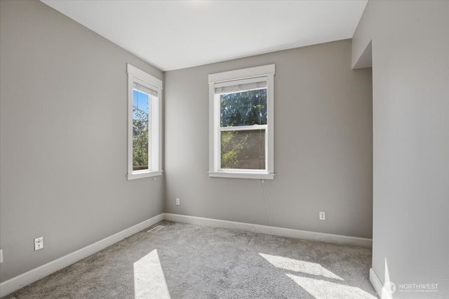 17211 NE 117th Way, Redmond, WA 98052