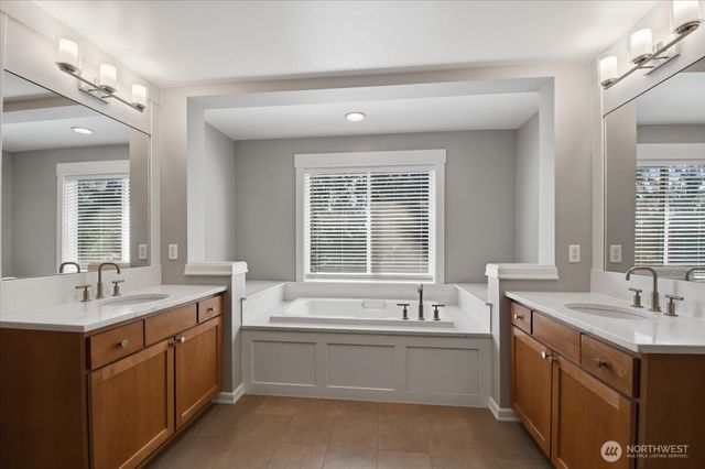 17211 NE 117th Way, Redmond, WA 98052
