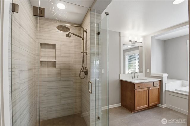 17211 NE 117th Way, Redmond, WA 98052