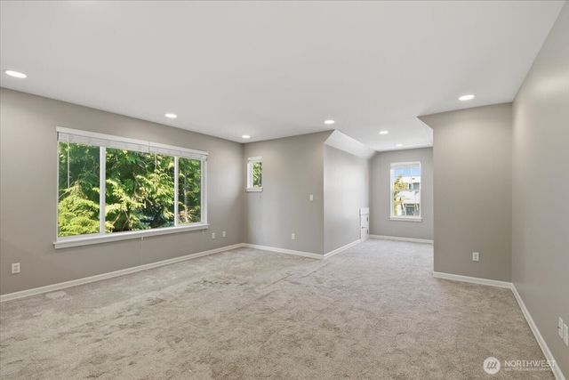 17211 NE 117th Way, Redmond, WA 98052