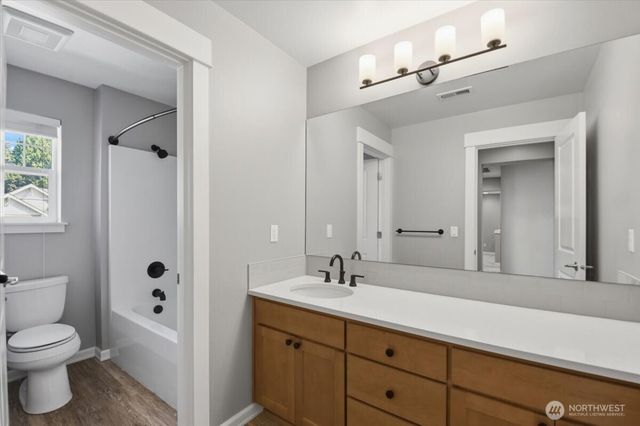 17211 NE 117th Way, Redmond, WA 98052