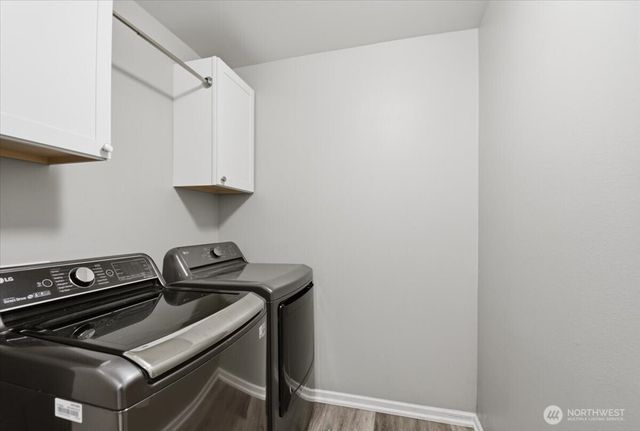 17211 NE 117th Way, Redmond, WA 98052