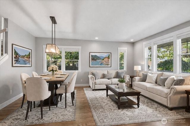 17211 NE 117th Way, Redmond, WA 98052