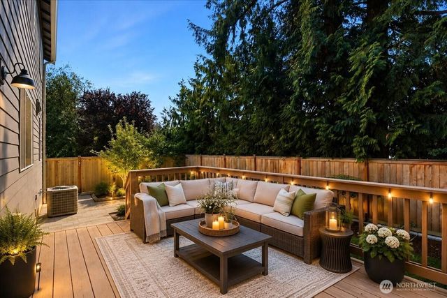 17211 NE 117th Way, Redmond, WA 98052