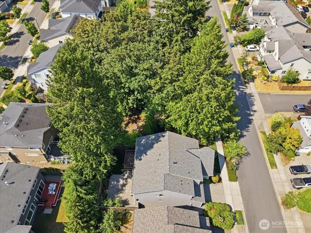 17211 NE 117th Way, Redmond, WA 98052