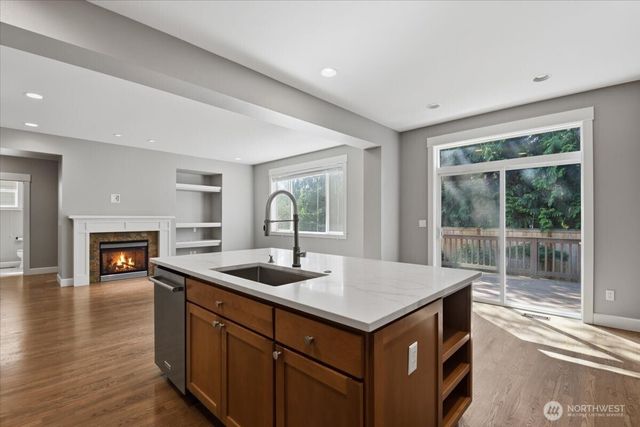 17211 NE 117th Way, Redmond, WA 98052