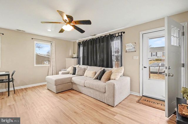 1713 GLEN CURTIS RD, Essex, MD 21221