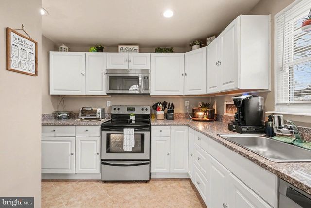 1713 GLEN CURTIS RD, Essex, MD 21221