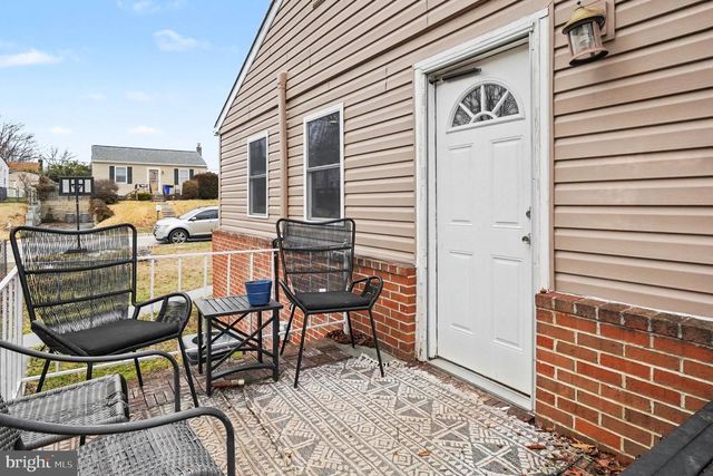 1713 GLEN CURTIS RD, Essex, MD 21221