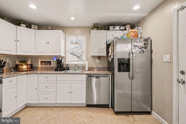 1713 GLEN CURTIS RD, Essex, MD 21221