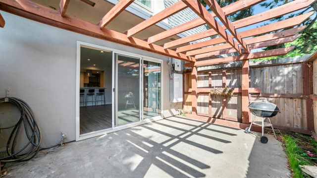 2320 W Turner Rd, Lodi, CA 95242